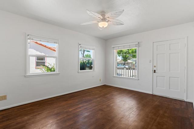 212 S 2nd Street, King City CA: https://media.crmls.org/mediaz/1446dbc8-614f-4ebb-9aa1-a4549071737b.jpg