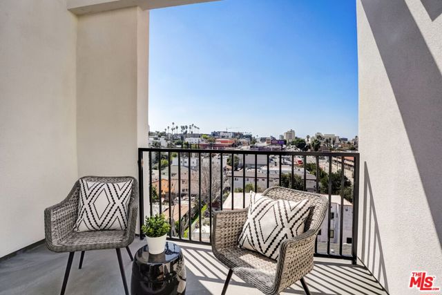 222 N Alvarado, Los Angeles CA: https://media.crmls.org/mediaz/14474cb9-e055-48be-ad97-9a1257b5944e.jpg