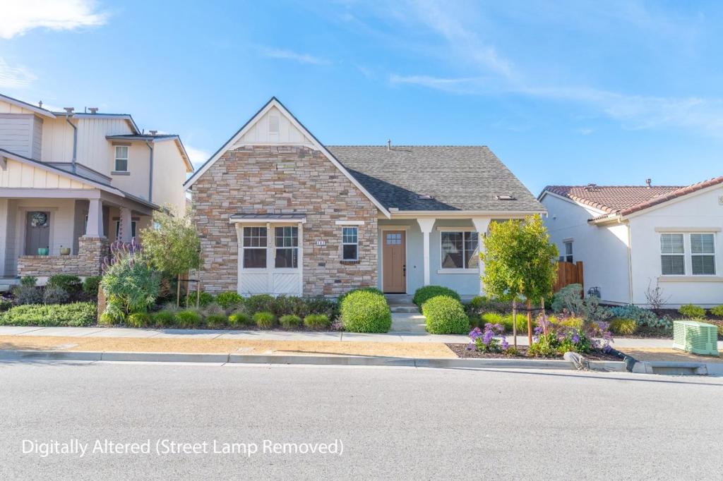 482 Lassen Way