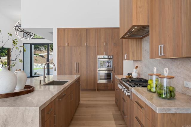 5471 73 La Crescenta, Rancho Santa Fe CA: https://media.crmls.org/mediaz/144813eb-9c12-48f2-ac84-e3553e6d7885.jpg