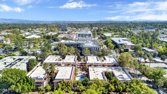 1127 E Del Mar Boulevard, Pasadena CA: https://media.crmls.org/mediaz/144937fd-d25f-40ed-871b-a478b8aa6f0b.jpg