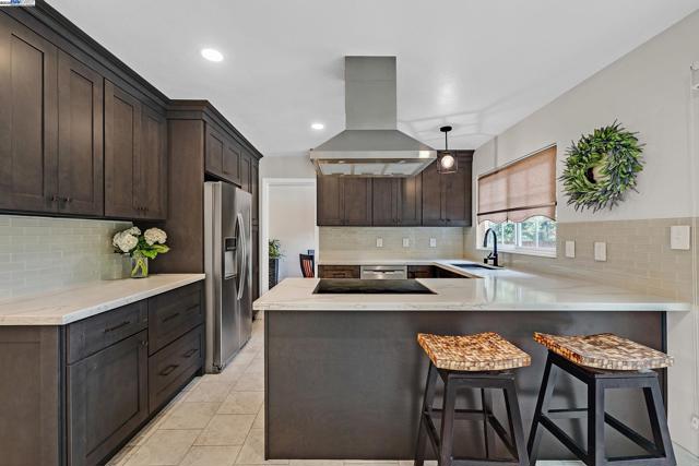 4421 Muirwood Dr, Pleasanton CA: https://media.crmls.org/mediaz/144944d4-bf43-49d4-81c4-98e1167088ec.jpg