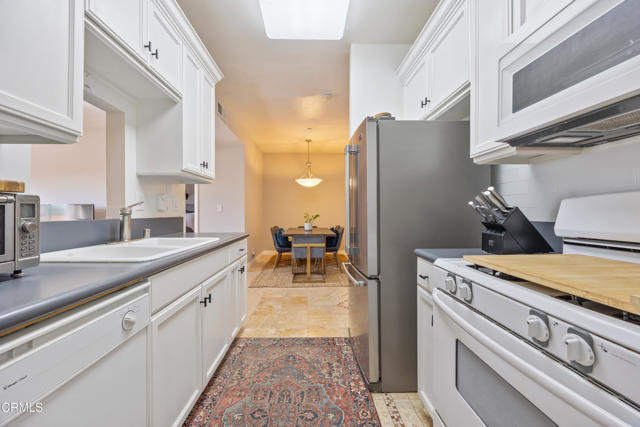 Detail Gallery Image 8 of 29 For 87 S Allen Ave #205,  Pasadena,  CA 91106 - 2 Beds | 2 Baths