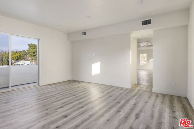 3210 1/2 Verdugo Road, Los Angeles CA: https://media.crmls.org/mediaz/144a7970-2417-4575-8ac6-649d5210e05a.jpg