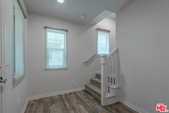 7254 N CEDAR Road, Van Nuys CA: https://media.crmls.org/mediaz/144a91f3-8c3e-4ad1-bdfa-f97f84277d1b.jpg