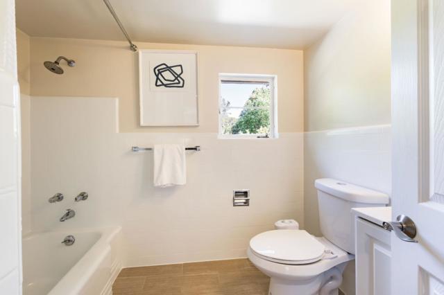 86 Rittenhouse Avenue, Atherton CA: https://media.crmls.org/mediaz/144b349a-a352-4af0-bfa0-2f00c09910fe.jpg