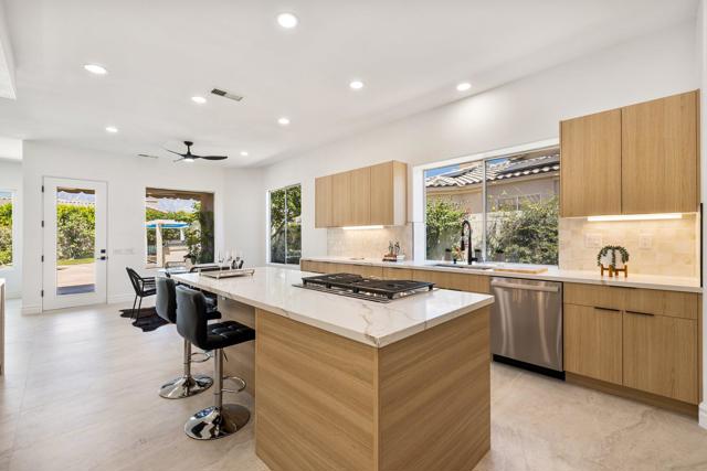 7 King Edward Court, Rancho Mirage CA: https://media.crmls.org/mediaz/144b6cf7-a21d-40ea-9a87-3e74c5be8911.jpg