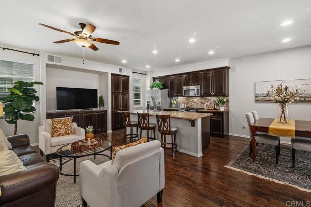 2494 Antlers Way, San Marcos CA: https://media.crmls.org/mediaz/144c5841-498d-48c8-a060-1a7d202c2f9d.jpg