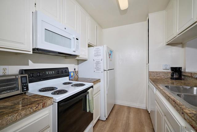 999 N Pacific St, Oceanside CA: https://media.crmls.org/mediaz/144ca017-4499-4396-8864-bcbda558362b.jpg