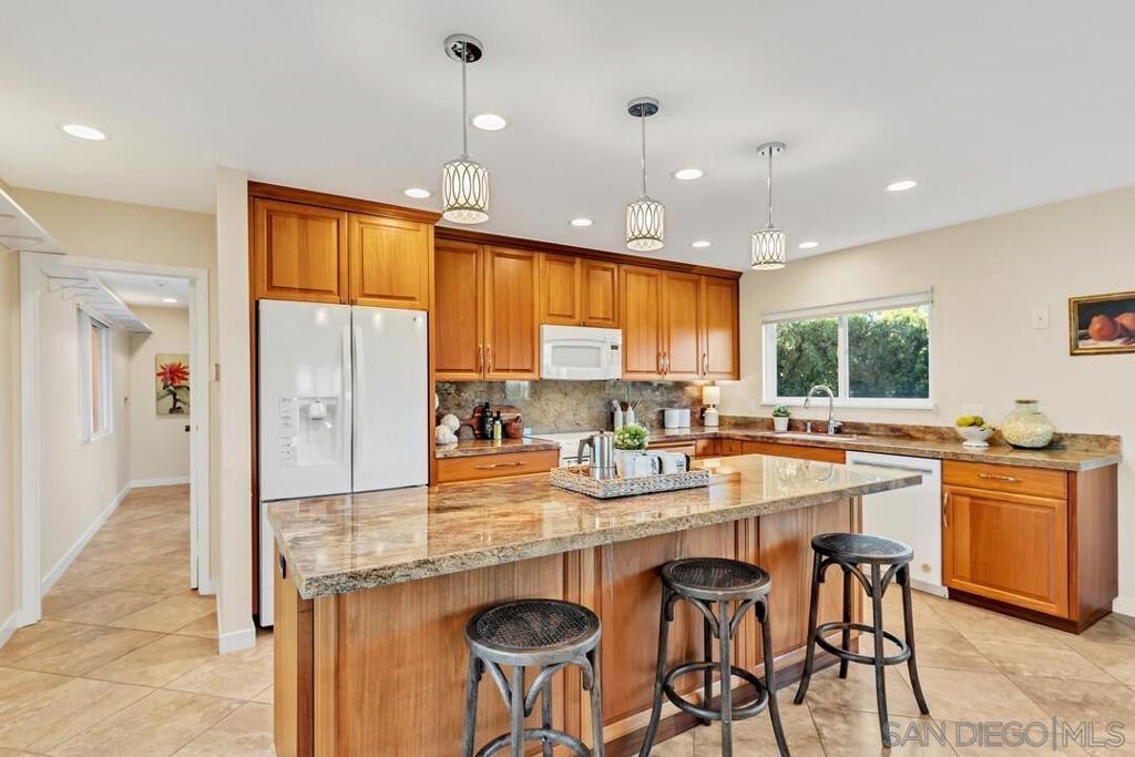 MLS #250042613SD image #11