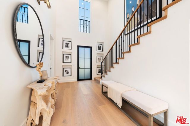 3267 Colby Avenue, Los Angeles CA: https://media.crmls.org/mediaz/144cb829-5571-49ff-aada-0f807ffd720d.jpg