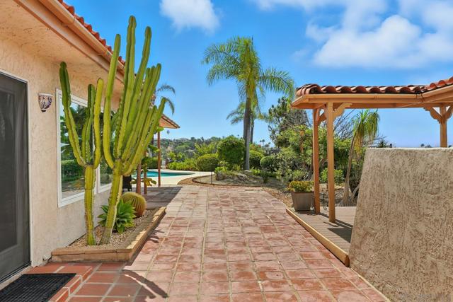 4343 Avenida Gregory, Spring Valley CA: https://media.crmls.org/mediaz/144e0f0a-222f-4a1e-aba5-376b3f3403ee.jpg