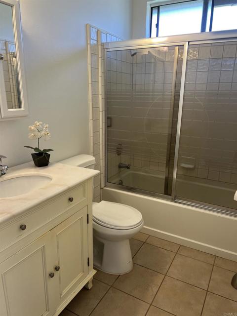 1404 Lombard Street, Vista CA: https://media.crmls.org/mediaz/144e2908-023a-4d1c-8925-209ab5947106.jpg