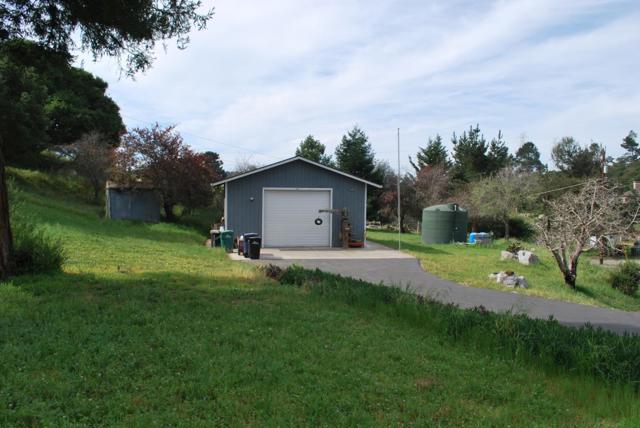 9194 Coker Road, Salinas CA: https://media.crmls.org/mediaz/144e4806-747c-4d3c-be2c-bcaf37f048a7.jpg