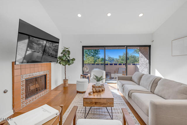 Detail Gallery Image 3 of 27 For 601 E California Bld #306,  Pasadena,  CA 91106 - 2 Beds | 2 Baths