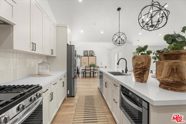 7901 Winsford Avenue, Los Angeles CA: https://media.crmls.org/mediaz/144eba88-ca96-4d0b-bfaa-59b9050827e5.jpg