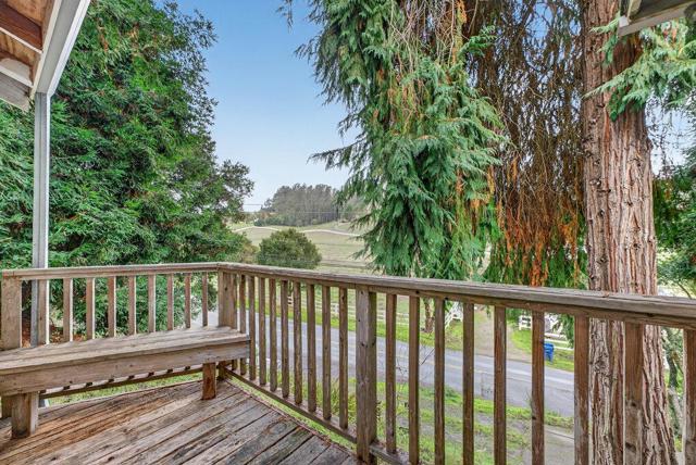 885 Larkin Valley Road, Watsonville CA: https://media.crmls.org/mediaz/144ed7c4-4fb4-4331-933c-e20194d98d8b.jpg