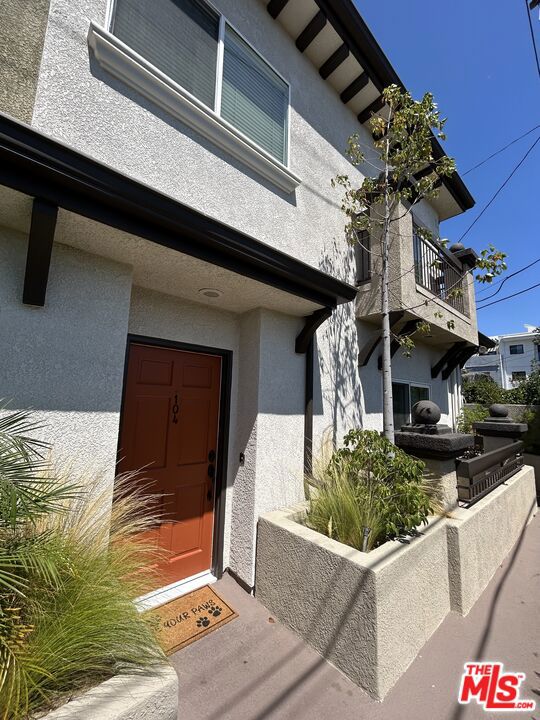 362 Salem Street, 104 photo 4