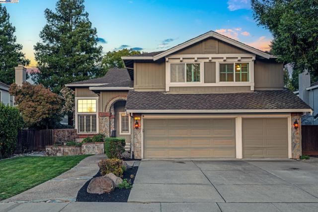105 Creighton Way, Danville CA: https://media.crmls.org/mediaz/144ff065-3b0a-41db-9cb9-4fdf31305a64.jpg
