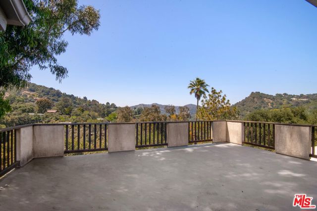 19773 Grand View Drive, Topanga, California 90290, 4 Bedrooms Bedrooms, ,3 BathroomsBathrooms,Single Family Residence,For Sale,Grand View,24403823