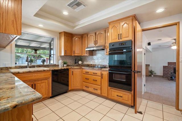 296 Durgin, Ramona CA: https://media.crmls.org/mediaz/14515941-139f-406b-ae67-8c0c75e4e638.jpg