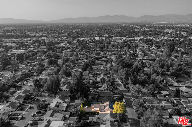 5711 Colbath Avenue, Valley Glen CA: https://media.crmls.org/mediaz/1451e45e-f9ec-40e9-ae53-d1e6f70526f1.jpg