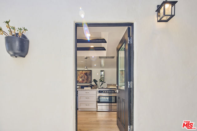 2266 Cold Canyon Road, Calabasas CA: https://media.crmls.org/mediaz/14520ba4-03ce-486a-b2f8-75169c7ec057.jpg