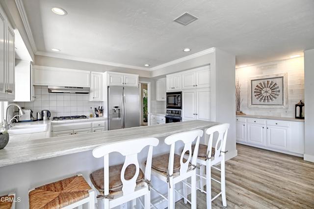 2965 Surfrider Avenue, Ventura CA: https://media.crmls.org/mediaz/14522294-8cc4-4cfa-9f6b-a0b862d90c8b.jpg