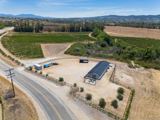 36051 E Benton Rd., Temecula CA: https://media.crmls.org/mediaz/1452b4a0-942a-4df5-b9c2-1e3af8ddabb7.jpg