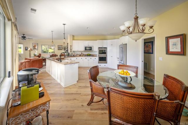 Detail Gallery Image 11 of 58 For 30837 Palomar Vista Dr, Valley Center,  CA 92082 - 4 Beds | 3 Baths