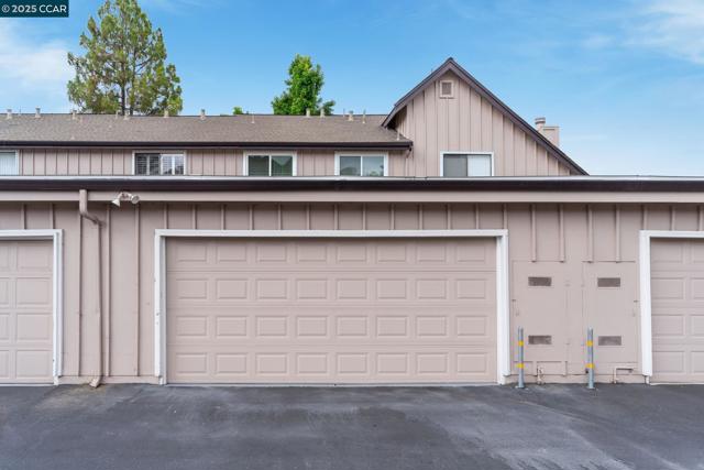 1430 Tampico Pl, Walnut Creek CA: https://media.crmls.org/mediaz/14536631-cc73-4db7-bfb0-80d4eba306b0.jpg