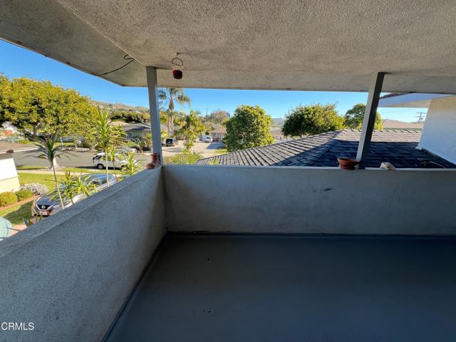 2943 Lexington Drive, Ventura CA: https://media.crmls.org/mediaz/1453ce58-886e-4cef-8de2-b18a3193ec22.jpg