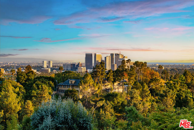 1177 Loma Linda Drive, Beverly Hills CA: https://media.crmls.org/mediaz/1454105c-4ee1-4585-b530-47796b75f689.jpg