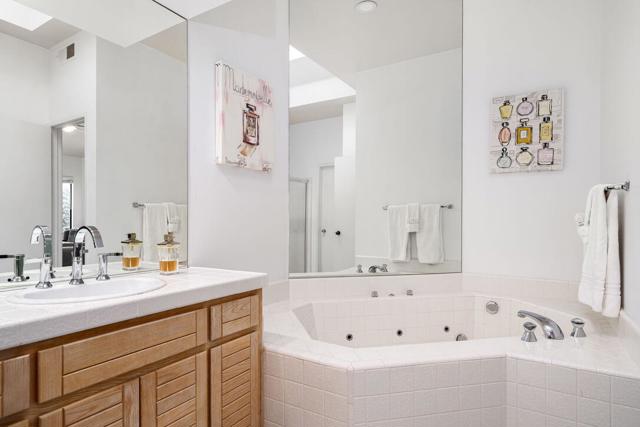 80393 Pebble Beach, La Quinta CA: https://media.crmls.org/mediaz/145460d3-873a-4cb8-9a7c-74595f51572b.jpg