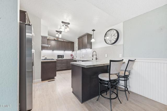 1025 Cachuma Avenue, Ventura CA: https://media.crmls.org/mediaz/145472a7-4010-41a9-9fce-4c731955100b.jpg