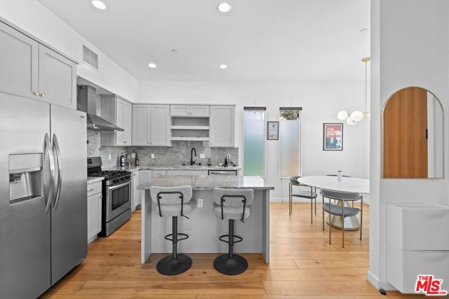 3170 Glenmanor Place, Los Angeles CA: https://media.crmls.org/mediaz/14550933-481b-486f-b279-3dea28b31304.jpg
