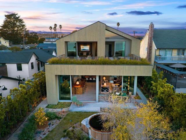 345 Oxford Way, Santa Cruz CA: https://media.crmls.org/mediaz/14551d79-6ac7-4db6-8835-c320aceaa80f.jpg
