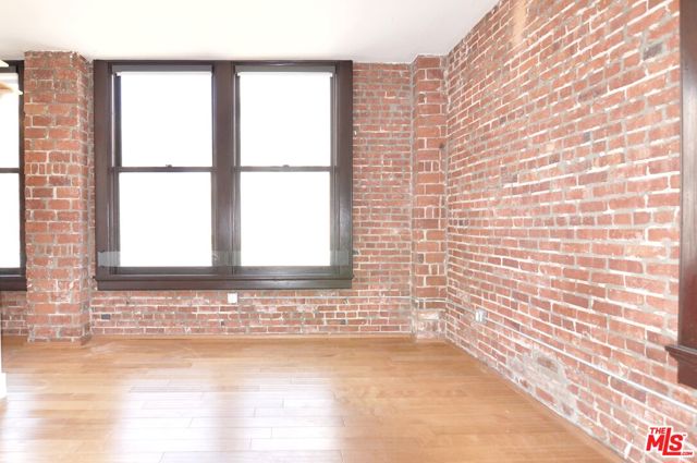 460 S Spring Street, Los Angeles CA: https://media.crmls.org/mediaz/1455c57d-1a9f-451b-9232-a2cb962c836c.jpg