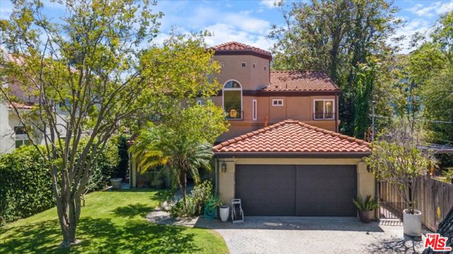 12834 Landale Street, Studio City CA: https://media.crmls.org/mediaz/1455f540-0269-4756-b995-62c2c9c29242.jpg