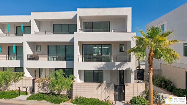 906 Cameron Center Drive, Palm Springs, CA 92264