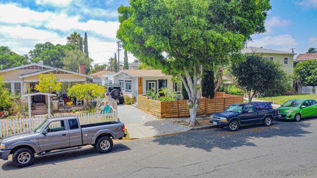4332 Wilson Ave, San Diego CA: https://media.crmls.org/mediaz/1457b4cc-44e1-45b2-8c39-41ac28421adf.jpg