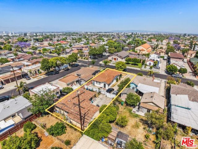 6307 Mayflower Avenue, Bell CA: https://media.crmls.org/mediaz/1457be21-29e6-482f-bdd6-948a48bc5c8c.jpg