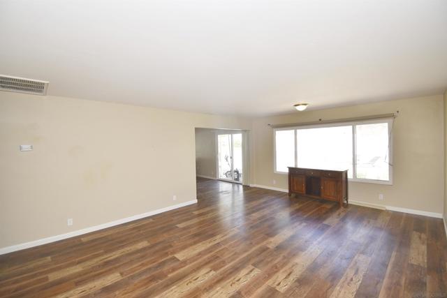 10957 VALLE VISTA ROAD, Lakeside CA: https://media.crmls.org/mediaz/14581132-556b-46cc-9b2d-e741ed8e685f.jpg