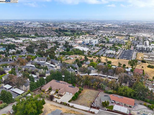 874 Overhill Dr, Hayward CA: https://media.crmls.org/mediaz/145831f5-86d2-4b9c-90e6-922f4554460f.jpg