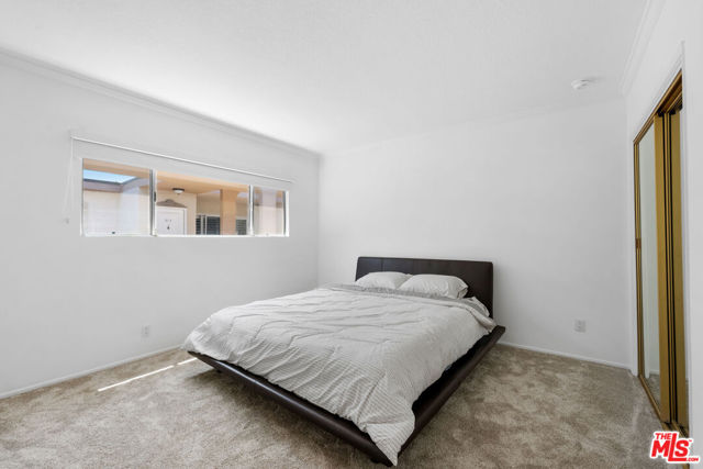 222 7th Street, Santa Monica CA: https://media.crmls.org/mediaz/14587b8a-f150-464b-9b57-97e3764e9b37.jpg