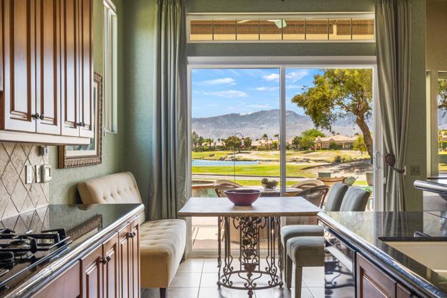61 Via Las Flores, Rancho Mirage CA: https://media.crmls.org/mediaz/1458ff0e-6e13-4c60-8d46-35ed36806707.jpg