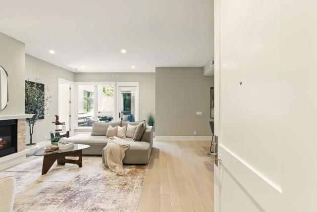 600 El Camino Real, Belmont CA: https://media.crmls.org/mediaz/14599321-223e-4c18-8432-d898a7c7be86.jpg