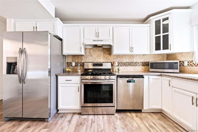 2418 W Lincoln St, Long Beach CA: https://media.crmls.org/mediaz/145a3b99-afe7-4fcf-b8ca-e96ed0a51600.jpg