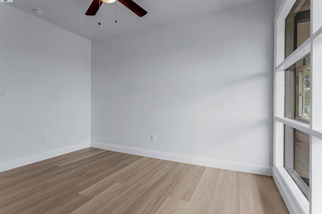 Image 14 of 35 For 158 Baxter St.