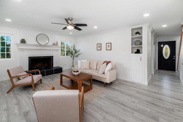 Detail Gallery Image 4 of 42 For 2175 Alta Vista Dr, Vista,  CA 92084 - 5 Beds | 3/1 Baths